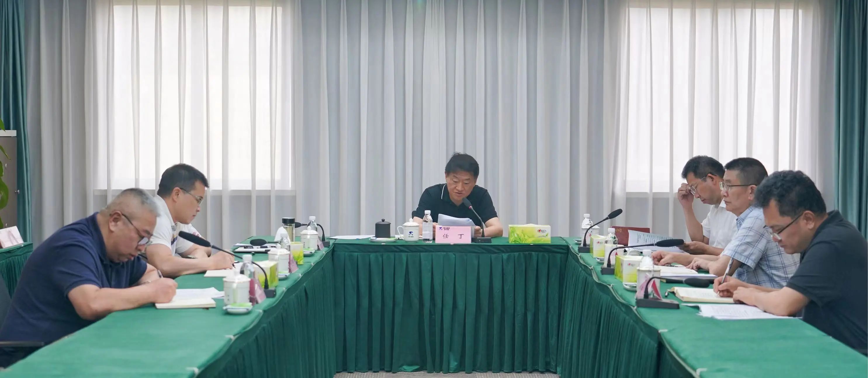 24e0a5e4-1dc2-4700-bf33-1c0e84905b4f 24e0a5e4-1dc2-4700-bf33-1c0e84905b4f